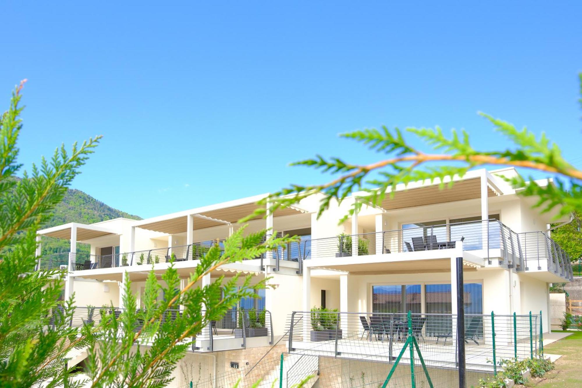 Costa Blu - Terrace Overlooking The Lake & Pool Рива ди Солто Екстериор снимка