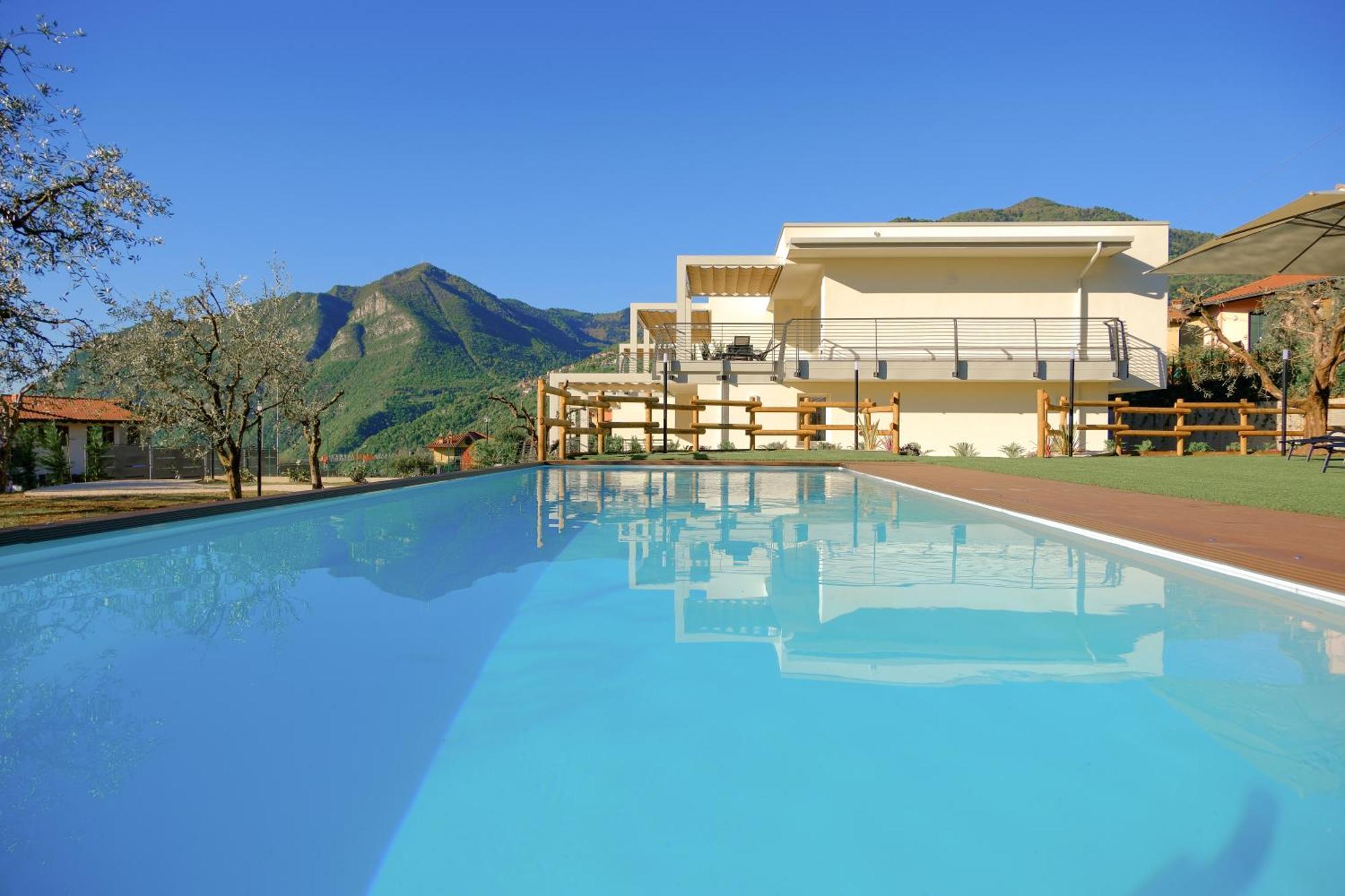 Costa Blu - Terrace Overlooking The Lake & Pool Рива ди Солто Екстериор снимка
