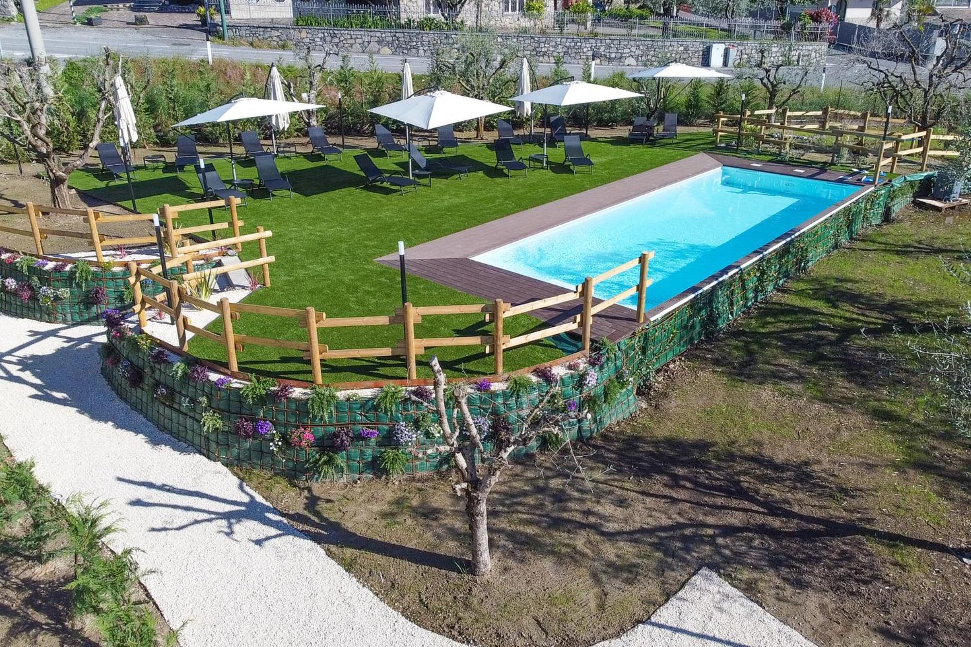 Costa Blu - Terrace Overlooking The Lake & Pool Рива ди Солто Екстериор снимка